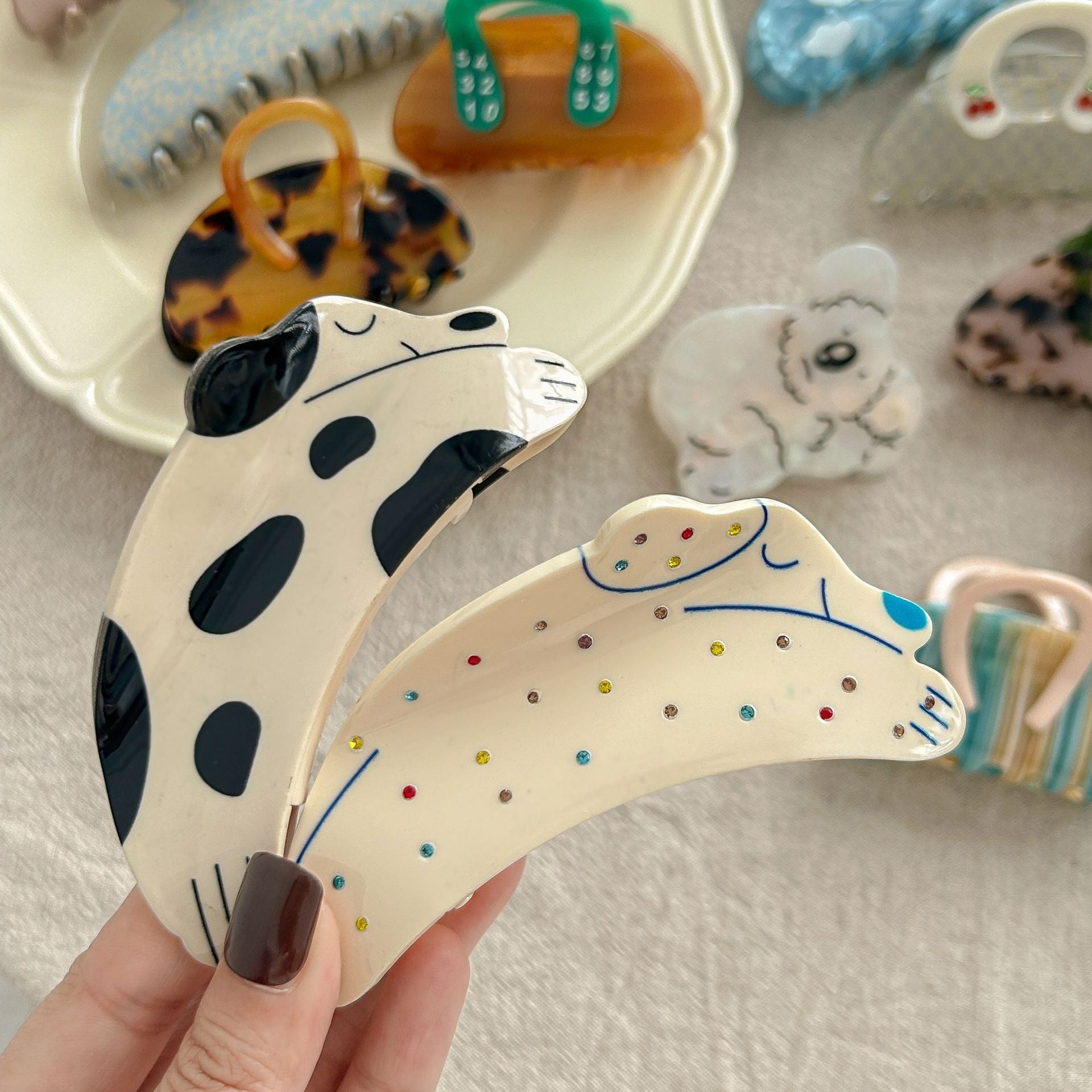 Tulip Cherry Grab Clip Premium 2024 New Maillard Grab Clip Cute Dalmatian Shark Clip Hair Accessories