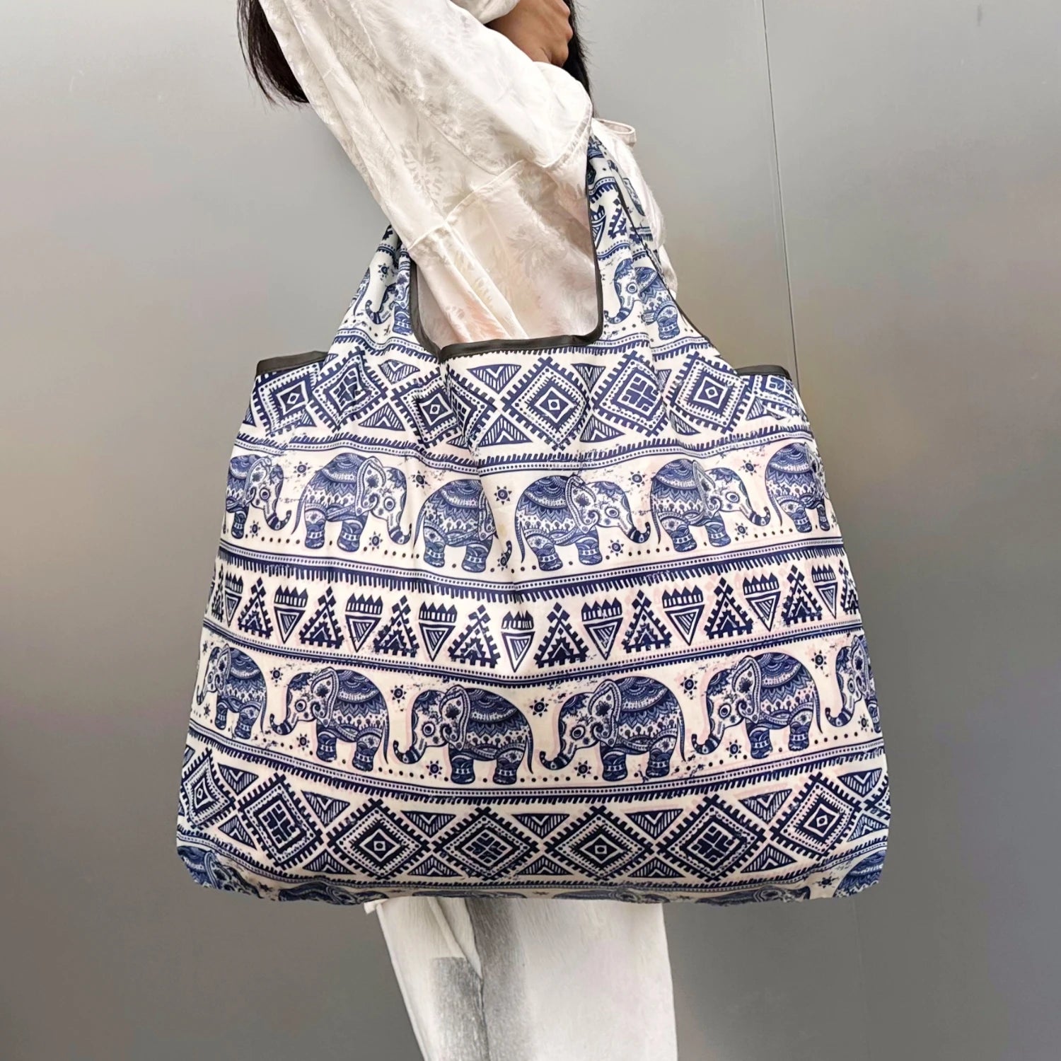 Tote Bag Large Capacity Tote Bag, Reusable, Portable, Eco-Friendly, Lightweight Shopping Bag with Printed Pattern, Foldable Outdoor Handbag for Camping and Travel