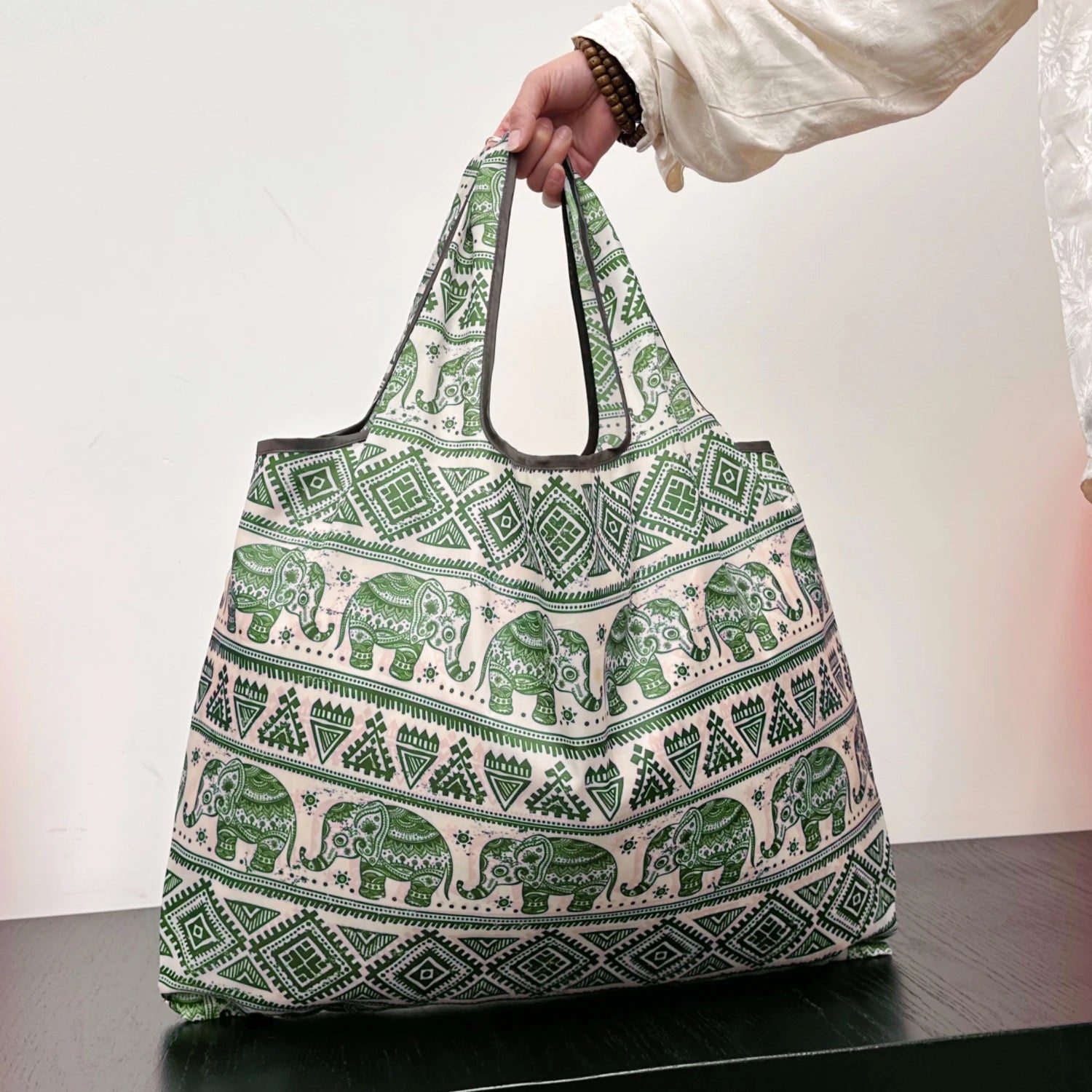 Tote Bag Large Capacity Tote Bag, Reusable, Portable, Eco-Friendly, Lightweight Shopping Bag with Printed Pattern, Foldable Outdoor Handbag for Camping and Travel