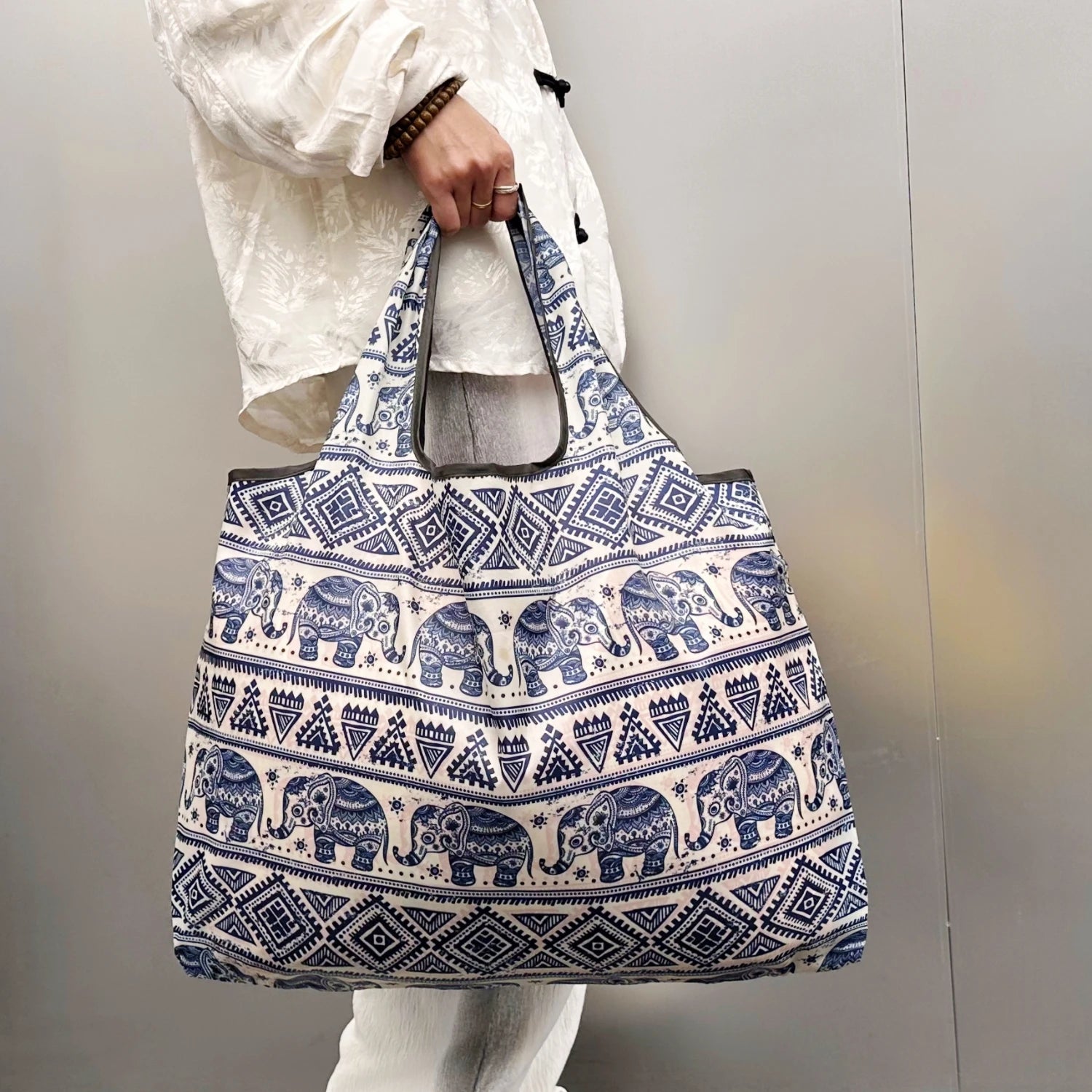 Tote Bag Large Capacity Tote Bag, Reusable, Portable, Eco-Friendly, Lightweight Shopping Bag with Printed Pattern, Foldable Outdoor Handbag for Camping and Travel